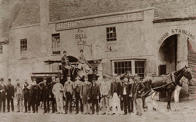 Early picture of the Bell Inn, London Road, Bedfont