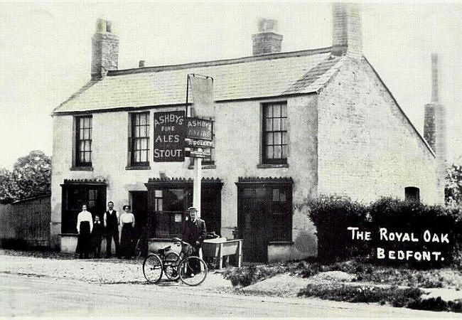 Royal Oak, Staines Road, Bedfont - in 1903