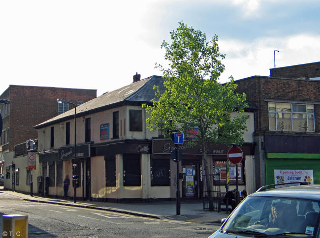 Cricketers, 713 High Road, Finchley, N12 - in June 2015