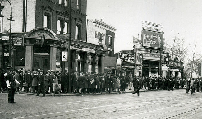 Finsbury Park Tavern, 263 Seven Sisters Road, N4 - circa 1930