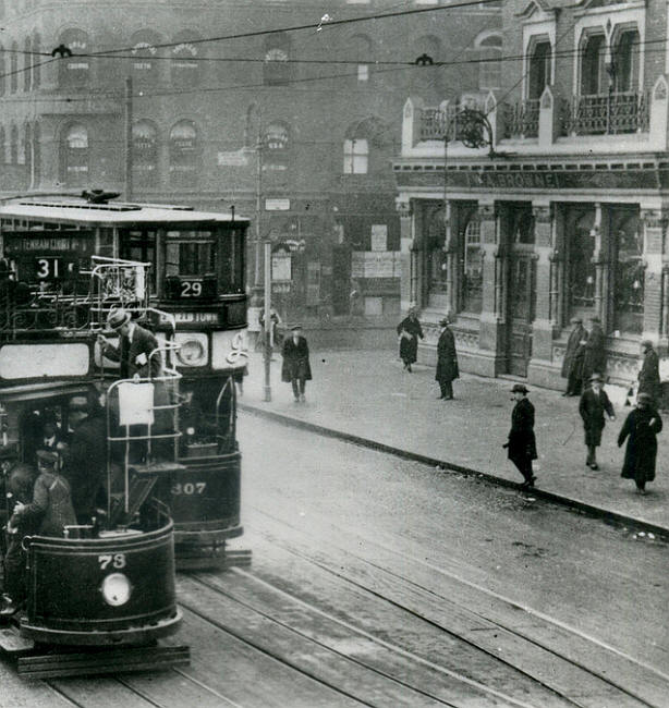 Finsbury Park Tavern, 263 Seven Sisters Road, N4 - circa 1899 Licensee W A Browne