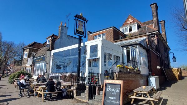 Bell & Crown, 72 Strand-on-the-Green - in 2023